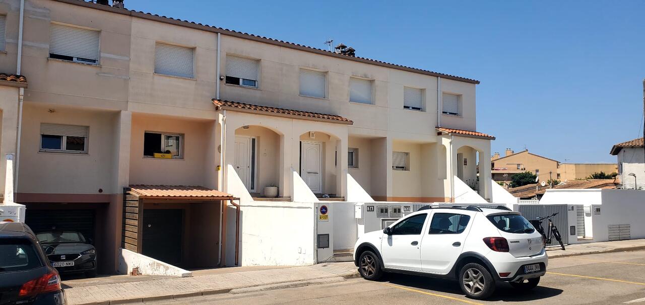 Maison accol&eacute;e /jumel&eacute;e - L&acute;escala - 4 chambres - 0 occupants