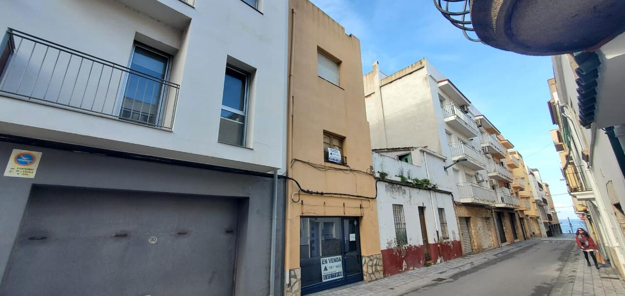 Maison -
                        L&acute;escala -
                        2 chambres -
                        0 occupants